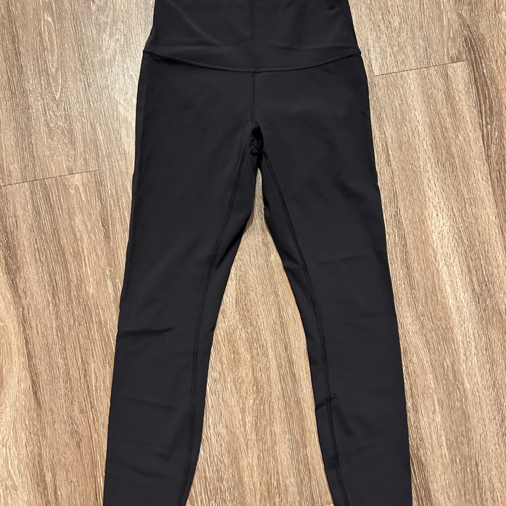 Lululemon Wunder Under Hi-Rise 7/8
Tight *Full-On Luxtreme 25" Leggings
